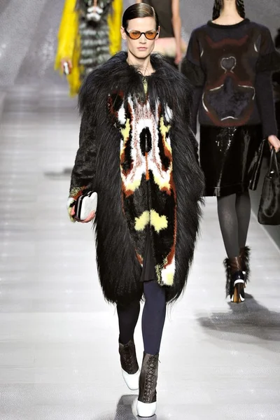 Look 43